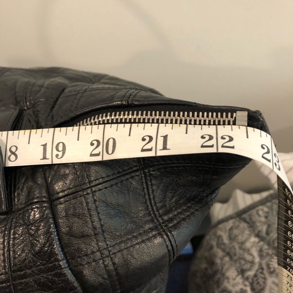 Chanel LAX Tote - Authentic - Picture 12 of 14